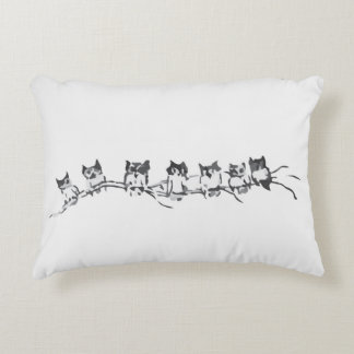 枝デザインのインクのようなフクロウ アクセントクッション