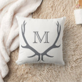 枝角のモノグラムの枕 クッション (ブランケット)