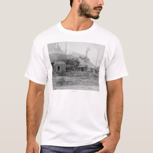 枯れ木およびデラウェア州製錬所の写真 Tシャツ (正面)