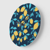柑橘類シンプル：レモンを青に。 ラージ壁時計 (傾斜)