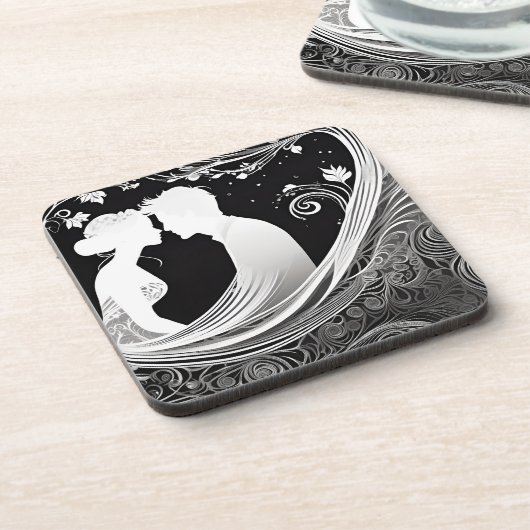 柔らかいキスホワイト&ブラックシルエットラブ コースター (左側)