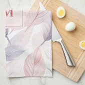 柔らかいセレニティウォーターカラーカスタムモノグラムを残す キッチンタオル (四つ折り)