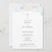 柔らかいパステル調の青いシャクヤクの十字の男の子の洗礼 招待状 (正面)