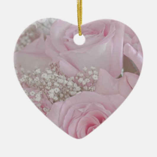 柔らかいピンクのバラと赤ちゃんの息 セラミックオーナメント (正面)