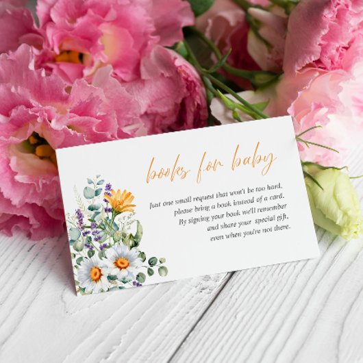 柔らかいワイルドフラワーデイジー赤ちゃんシャワー本リクエスト エンクロージャーカード