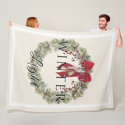 柔らかい冬の光とクリスマスリース フリースブランケット (インサイチュ)