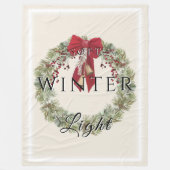 柔らかい冬の光とクリスマスリース フリースブランケット (正面)