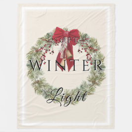 柔らかい冬の光とクリスマスリース フリースブランケット