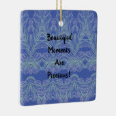 柔らかい渦巻き青の美しい瞬間 セラミックオーナメント (右)