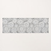 柔らかい灰色と白のマンダラパターン ヨガマット (裏面(横))