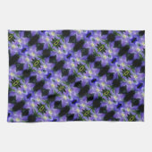 柔らかい紫色のクレマチス花の抽象芸術パターン キッチンタオル (横)