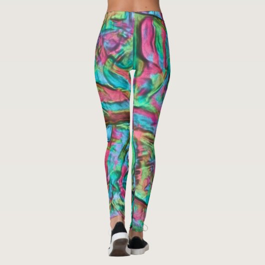 柔らかい絹のような色合いで着色された岩またはゴロゴロした レギンス (裏面)