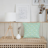 柔らかい緑のフローラと白い青色の黄色の花 クッション