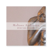 柔らかい藤色の平和な治療の仏