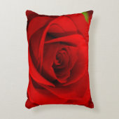 柔らかい赤いバラの枕 アクセントクッション (正面(垂直))