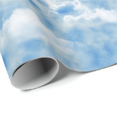 柔らかく白い雲が付いている明るい青空 ラッピングペーパー (ロールコーナー)