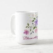 柔らかく、強く、そして咲く一日を始めなさい。 コーヒーマグカップ (正面左)