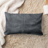 柔らかさによってステッチされる黒い革穀物の一見 ランバークッション (ブランケット)