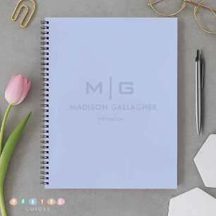 柔らかなソフトな空の淡いパステルベイビーブルーの色 ノートブック