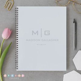 柔らかなソフトな空の淡いパステルベイビーブルーの色 ノートブック