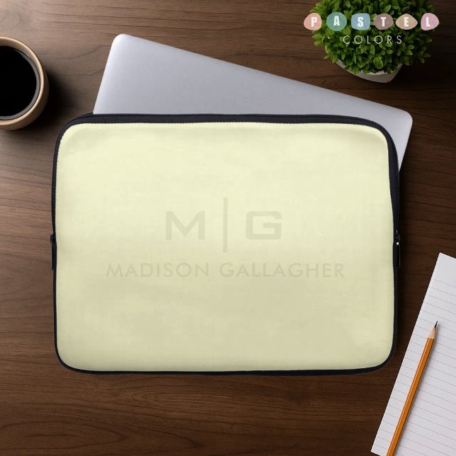柔らかな淡いレモンイエローの色 ラップトップスリーブ (Solid Soft Light Pastel Lemon Yellow Color Laptop Sleeve
)
