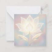 柔らかな背景に浮かぶ蓮の花 ノートカード (正面)