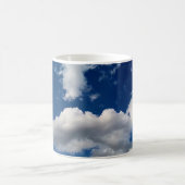 柔らかな長い雲 コーヒーマグカップ (中央)