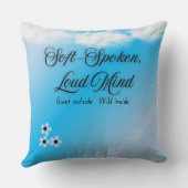 柔ら話か、大きな心 – 美学引用文枕 クッション (裏面)