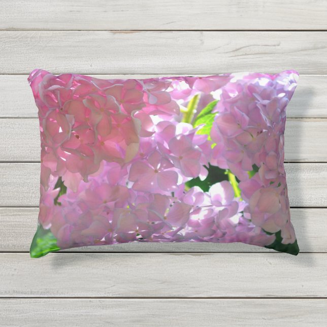 柔エレガントらかいピンクの花模様ピンクのアジサイバラ アウトドアクッション (正面)
