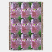 柔エレガントらかいピンクの花模様ピンクのアジサイバラ スローブランケット (正面縦)