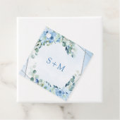 柔モダンらかいパステルブルー花シルバーイニシャル フェイバータグ (インサイチュ)