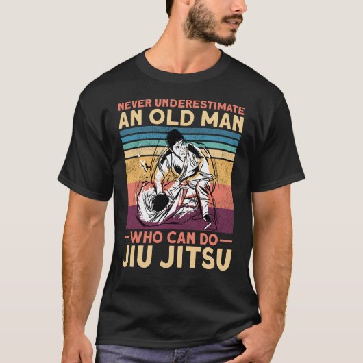 柔術ビッジは決して老人を過小評価しない Tシャツ (正面)