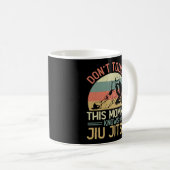 柔術ビッジTouchしないこのママは柔術を知っている コーヒーマグカップ (正面右)