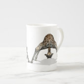 柔軟キリン ボーンチャイナマグカップ (正面右)