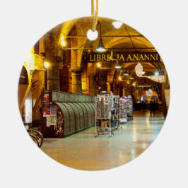 柱廊玄関の下 セラミックオーナメント