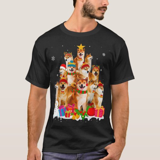 柴犬おもしろいクリスマスツリーペットドッグラバーギフト Tシャツ (正面)