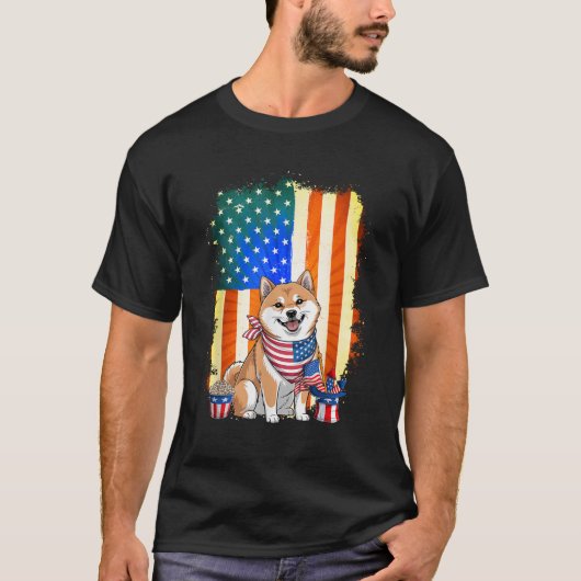 柴犬ドッグアメリカ国旗の愛犬家7月4日 Tシャツ (正面)