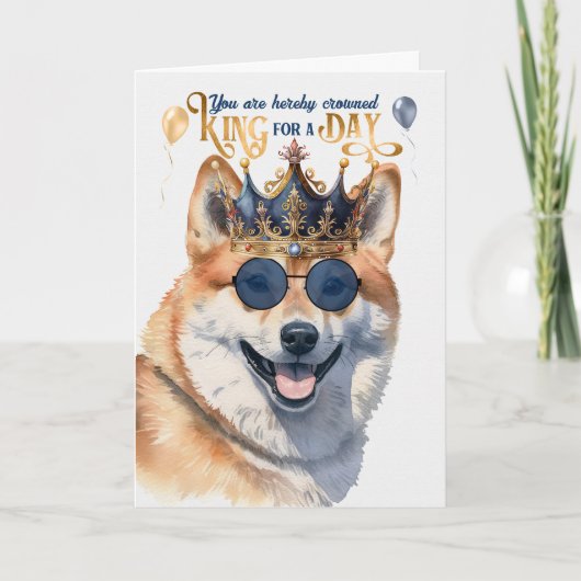 柴犬ドッグキングのためのデイおもしろい誕生日 カード (正面)