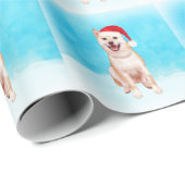 柴犬ドッグ雪の中に座ってクリスマスハット ラッピングペーパー (ロールコーナー)