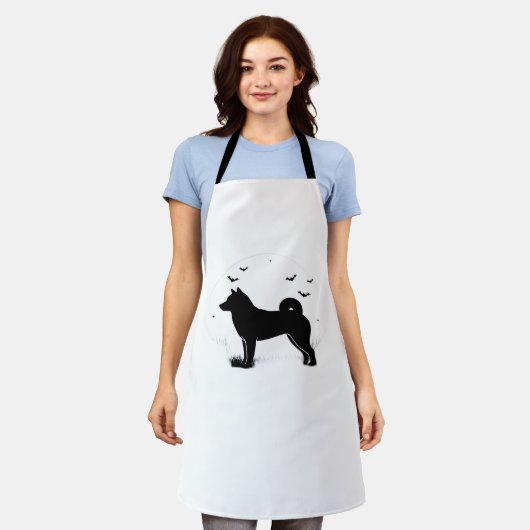 柴犬ドッグ – ハロウィンムーンシルエットオーバーサイズ エプロン (着用した状態)