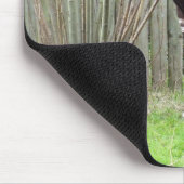 柵で立つオカピ マウスパッド (コーナー)