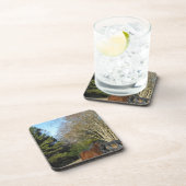 柵に馬の茶色を付ける コースター (右側)