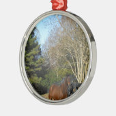 柵に馬の茶色を付ける メタルオーナメント (左)