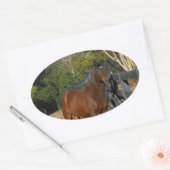 柵に馬の茶色を付ける 楕円形シール (封筒)