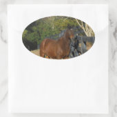 柵に馬の茶色を付ける 楕円形シール (バッグ)