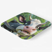 柵の上を覗く漫画の牛 ペーパープレート (傾斜あり)