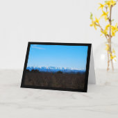 柿の畑の向こうに雪山 カード (黄色い花)