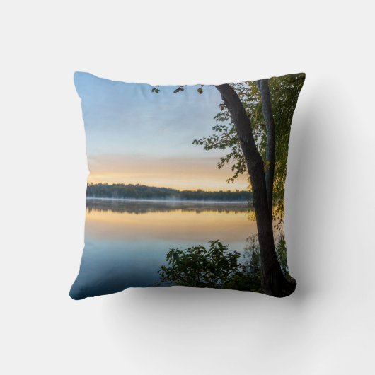 栄光の秋の朝 クッション (裏面)