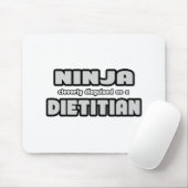 栄養士に巧みに変装した忍者 マウスパッド (マウス)