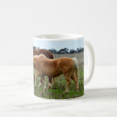 栗の冬の羊毛の馬 コーヒーマグカップ (正面右)
